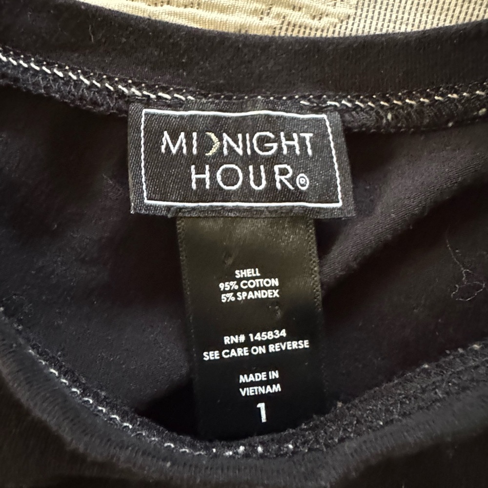 Midnight Hour Black Sleeveless Top with Cutout Heart Detail, size 1 (XL) - Picture 4 of 4